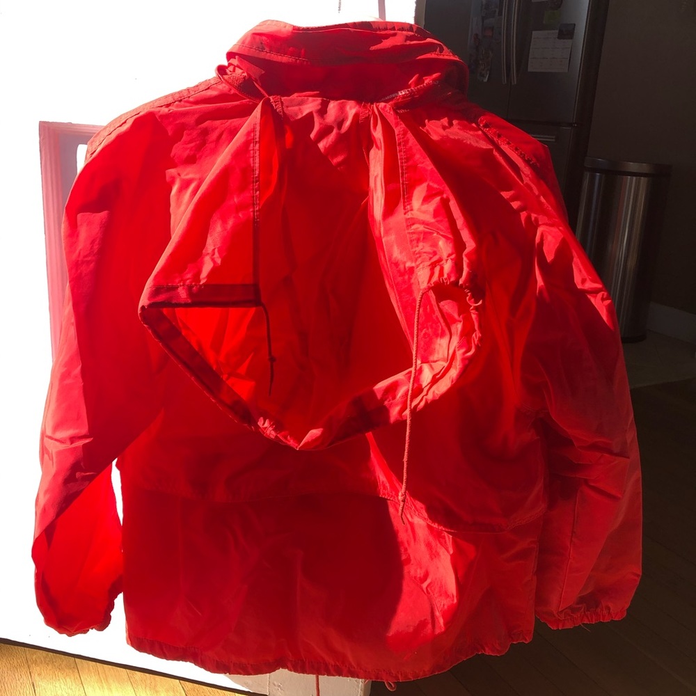 NWOT Eddie Bauer Women’s Red Rain Jacket - Picture 3 of 5